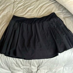 Lululemon side pleat skirt